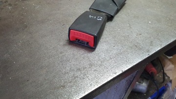 фото thumb №2, Citroen c3 02-09 - застібка ременя зад 96395359