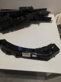 фото thumb №11, Toyota camry 19-22 кронштейн фартух праве окуляр 53707-33020 оригінал