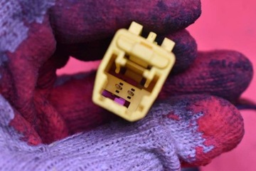 фото thumb №8, Натягувач застібка ременя правий перед 3w0857756c bentley continental i gt 03-12