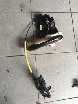 фото thumb №1, Kia rio v 2017- замок двері правий перед ручка