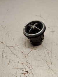 фото thumb №1, Mercedes a176 a klasa решётка впуск воздуха обдув a17683003