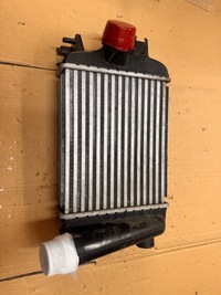 фото thumb №1, Радіатор повітря інтеркулер renault captur ii clio v 144961019r