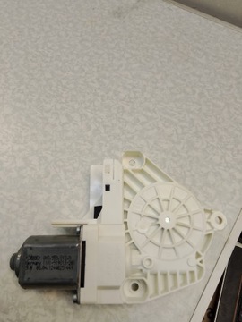 фото thumb №13, Моторчик стёкла правый зад audi a6 c7 8k0959812a