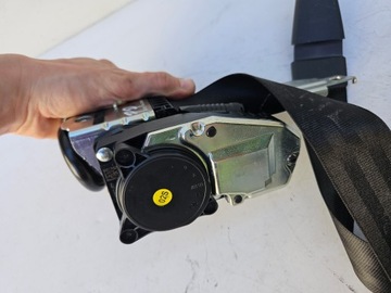 фото thumb №7, Pas безопасности правый перед переднее audi a4 b9 9w чёрный доводчик