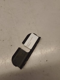 фото thumb №1, Maserati levante заглушка замка поперечина багажника задня 894860002