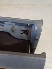 фото thumb №6, Бардачок пассажира vw golf 5 plus nr. 5m1857097