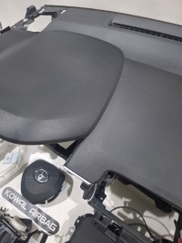 фото thumb №13, Toyota corolla cross usa торпедо консоль подушка  подушки ремені оригінал