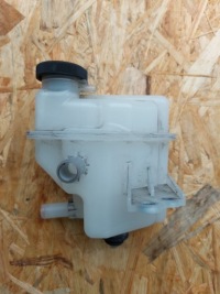 Toyota yaris iii 11-17r бачок жидкость охлаждение аккумулятора оригинал с Разборки, фото thumb