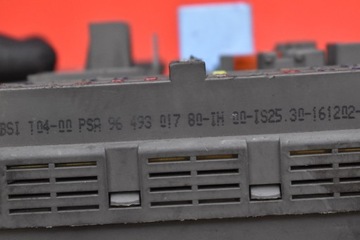 фото thumb №8, Коробка запобіжників 9649301780 bsi citroen c5 1 i 2.2 hdi 133 km 01-04