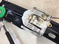 фото thumb №9, Подъемник стекло левый перед bmw 3 e91 fl 7060265 7140587