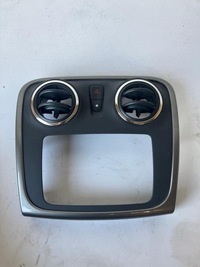 фото thumb №1, Рамка навігації ґрати обдув dacia sandero ii