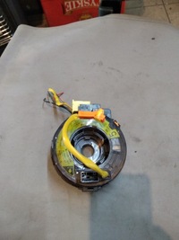 фото thumb №1, Toyota yaris i p1 стрічка шлейф подушка безпеки