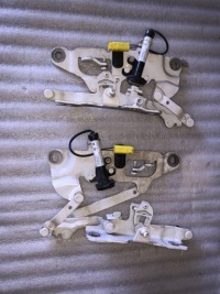 фото thumb №1, Bmw f13 петли капот патрон cena za szt.