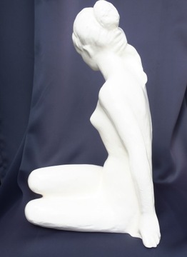 AKT KOBIECY Kokrda Jihokera Bechyne CZECHOSŁOWACJA DUŻA FIGURA 40 CM