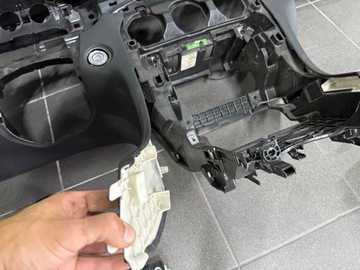 фото thumb №15, Mercedes w205 c-klasa рестайлинг панель консоль подушка безопасности ремни оригинал