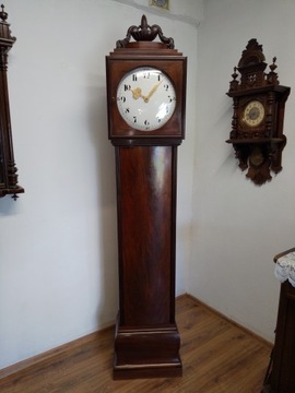 БИДЕРМЕЙЕР Стоячие часы от PEERLESS, около 1920 года!