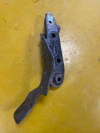 фото thumb №1, Кронштейн кронштейн подвеска подрамник infiniti q50