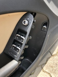 фото thumb №8, Обшивка подлокотник czarno-beżowy audi a4 b8