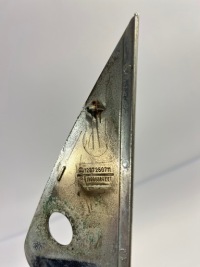 Купить Защита зеркало треугольник заглушка левый водителя mercedes w123 1237250711, фото thumb