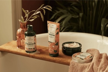 THE BODY SHOP Скраб для душа Розовый грейпфрут Нежный пилинг-гель 200 мл