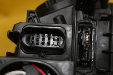 фото thumb №9, Лампа лівий перед audi q7 bixenon 4l0941003a