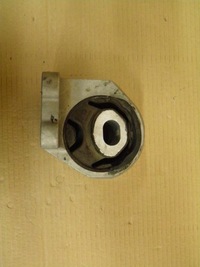 фото thumb №6, Кронштейн подушка коробки discovery iii 3318153211