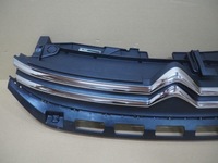 фото thumb №2, Решётка решётка радиатора бампера перед citroen c3 iii