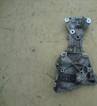 Купить Volvo s60 v70 2.5t 07-11 кронштейн основание генератора, фото thumb