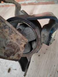 фото thumb №6, Jeep grand cherokee wj 4.0 подушка коробки