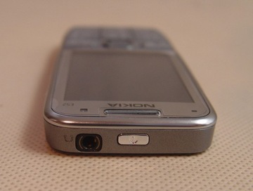 Мобильный телефон Nokia E52 128 МБ/1 ГБ 3G серебристый