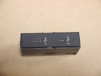 фото thumb №1, Audi q3 83a гнездо usb 83a035736