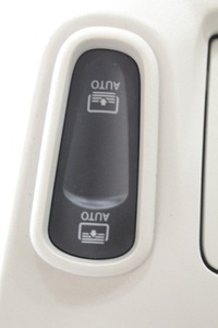 фото thumb №13, Chrysler pacifica 17 лампа освітлення салону limited люк