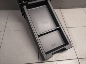 фото thumb №9, Підлокітник сидіння зад audi a8 d3 4e0886805c