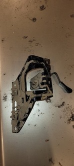 фото thumb №1, Кронштейн бардачка bmw e30