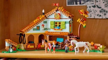 Осенняя конюшня LEGO Friends 41745