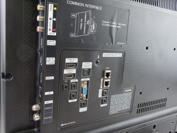Samsung HG28ED690 28-дюймовый гостиничный светодиодный телевизор 16:9 DVBT2