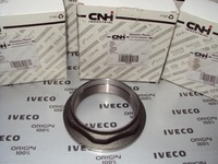 фото thumb №1, Гайка ступиця задня iveco trakker, astra 3555488