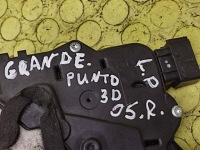 Fiat grande punto замок дверь левый передок  55702897 с Разборки, фото thumb