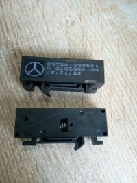 Купити Кронштейн блокування шторка mercedes w218 новий oryg., фото thumb