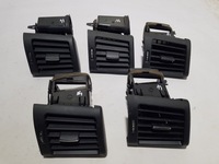 фото thumb №1, Mercedes r-klasa w251 решётки решётка обдув правая 2518300254