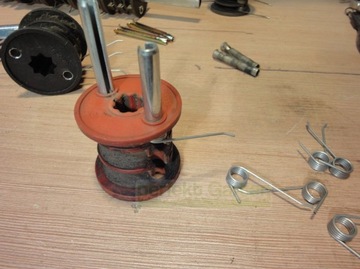 пружины+втулки скарификатора Gardena ES450-30