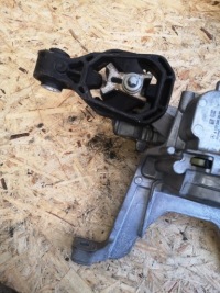 фото thumb №5, Mercedes glb w247 кронштейн подушка двигуна a1772402000 a1772402600