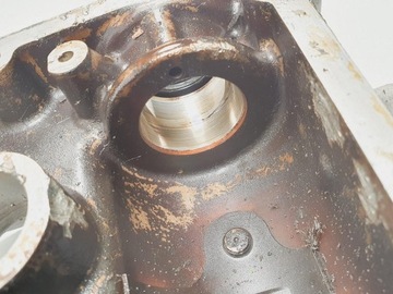 фото thumb №11, Крышка клапанов vw golf iv 1.4 16v 036103475n