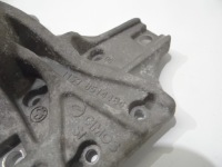 Кронштейн насос води bmw x3 f25 n47d20c 8514464 Недорого, фото thumb