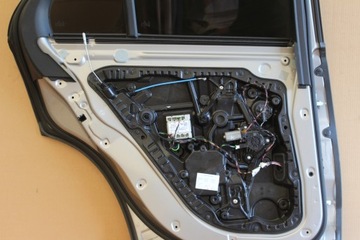 фото thumb №8, Дверь задние левая зад стекло mercedes gle 167 suv