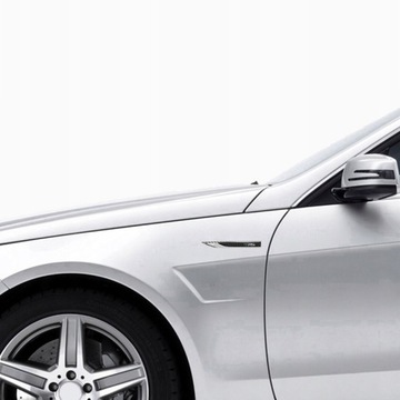 2 Металлические наклейки на крылья Skoda VRS
