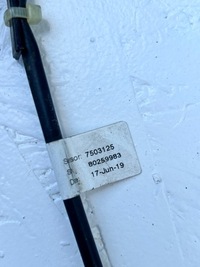 фото thumb №16, Tesla x датчик доводчик молдинг дверь правый 1041595-00-f левый 1037560-00-f