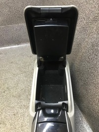 фото thumb №7, Mercedes w251 подлокотник туннель средний кожа серая решётка обдув задняя