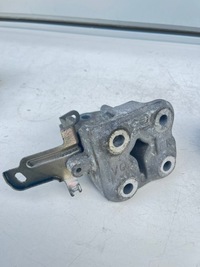 фото thumb №1, Підпора кронштейн двигуна infiniti права