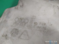 фото thumb №8, Бачок омивача помпа заливна горловина audi a5 8t0955453